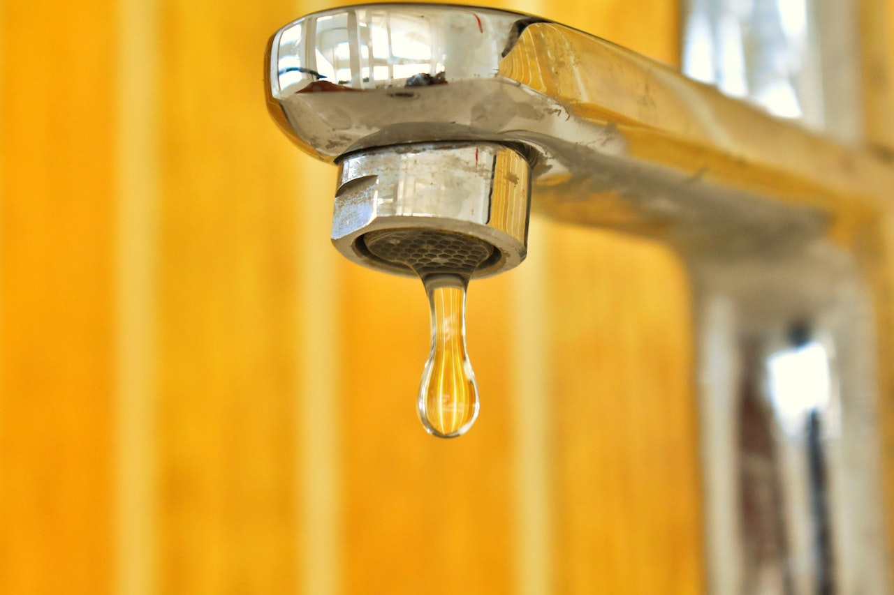 Comment réparer une fuite d’eau en 5 étapes simples