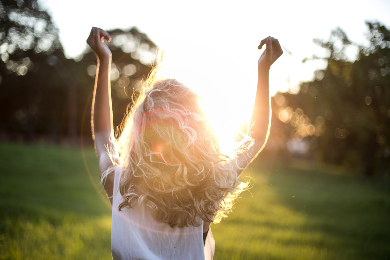 Les Secrets d’une Chevelure Resplendissante : Guide Ultime des Soins Capillaires